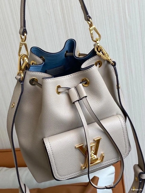 BUCKET LOCKME LOUIS VUITTON 1218